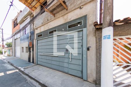 Casa à venda com 250m², 2 quartos e 3 vagas Casa à venda com 250m², 2 quartos e 3 vagasFachada
