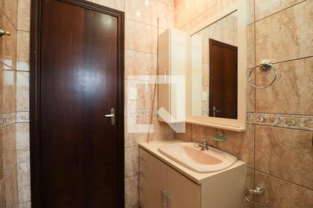 Casa à venda com 246m², 3 quartos e 5 vagasBanheiro da Suíte