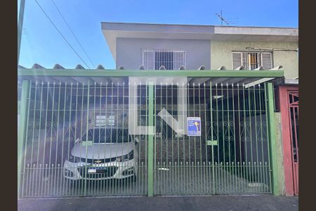 Casa à venda com 240m², 3 quartos e 2 vagas Casa à venda com 240m², 3 quartos e 2 vagasFachada