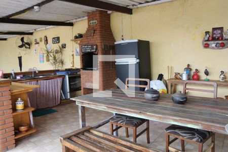 Casa para alugar com 270m², 3 quartos e 5 vagasÁrea comum - Churrasqueira