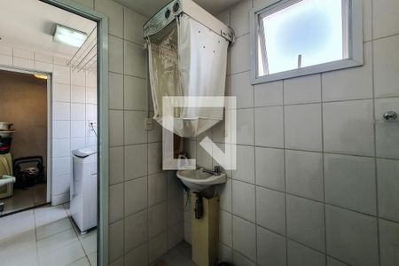 Apartamento à venda com 100m², 3 quartos e 2 vagas Apartamento à venda com 100m², 3 quartos e 2 vagasBanheiro de serviço
