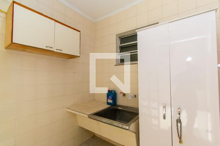 Casa à venda com 161m², 3 quartos e 6 vagas Casa à venda com 161m², 3 quartos e 6 vagasÁrea de Serviço
