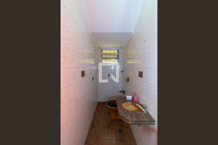 Casa à venda com 161m², 3 quartos e 6 vagas Casa à venda com 161m², 3 quartos e 6 vagasLavabo