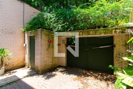 Casa à venda com 161m², 3 quartos e 6 vagas Casa à venda com 161m², 3 quartos e 6 vagasGaragem