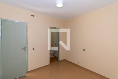 Casa à venda com 161m², 3 quartos e 6 vagas Casa à venda com 161m², 3 quartos e 6 vagasQuarto de Serviço