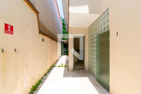 Casa à venda com 161m², 3 quartos e 6 vagas Casa à venda com 161m², 3 quartos e 6 vagasQuintal