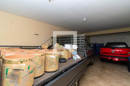 Casa à venda com 161m², 3 quartos e 6 vagas Casa à venda com 161m², 3 quartos e 6 vagasGaragem