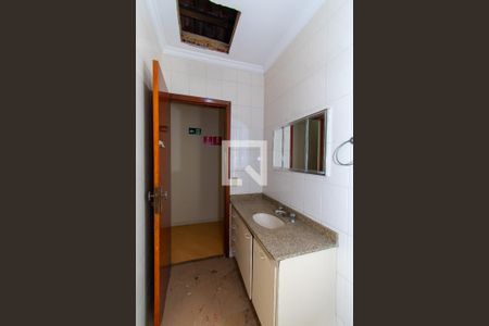 Casa à venda com 161m², 3 quartos e 6 vagas Casa à venda com 161m², 3 quartos e 6 vagasBanheiro 2