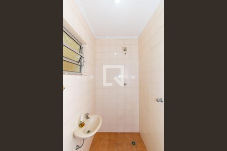 Casa à venda com 161m², 3 quartos e 6 vagas Casa à venda com 161m², 3 quartos e 6 vagasBanheiro de Serviço