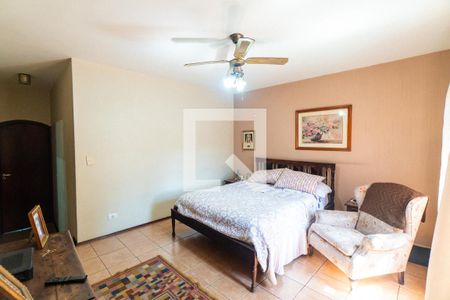 Casa à venda com 240m², 4 quartos e 2 vagas Casa à venda com 240m², 4 quartos e 2 vagasSuite