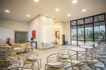 Apartamento à venda com 220m², 4 quartos e 3 vagas Apartamento à venda com 220m², 4 quartos e 3 vagasÁrea comum - Salão de festas