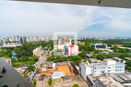 Apartamento à venda com 220m², 4 quartos e 3 vagas Apartamento à venda com 220m², 4 quartos e 3 vagasVista da Suite 1