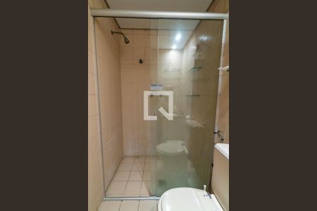 Apartamento à venda com 220m², 4 quartos e 3 vagas Apartamento à venda com 220m², 4 quartos e 3 vagasBanheiro Social Detalhe