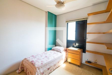 Apartamento à venda com 220m², 4 quartos e 3 vagas Apartamento à venda com 220m², 4 quartos e 3 vagasQuarto 1