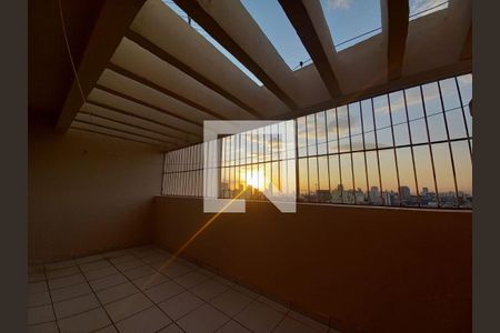 Apartamento à venda com 180m², 3 quartos e 2 vagasFoto 02