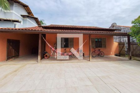 Casa à venda com 450m², 2 quartos e 4 vagas Casa à venda com 450m², 2 quartos e 4 vagasQuintal