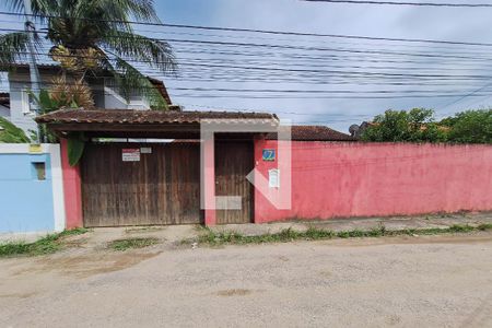 Casa à venda com 450m², 2 quartos e 4 vagas Casa à venda com 450m², 2 quartos e 4 vagasFachada