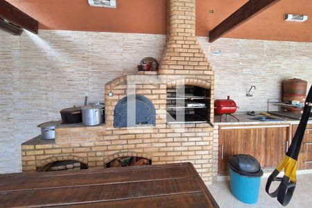 Casa à venda com 450m², 2 quartos e 4 vagas Casa à venda com 450m², 2 quartos e 4 vagasChurrasqueira