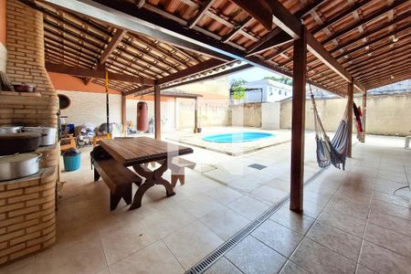 Casa à venda com 450m², 2 quartos e 4 vagas Casa à venda com 450m², 2 quartos e 4 vagasChurrasqueira