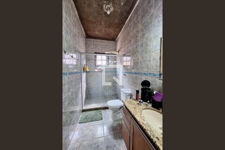 Casa à venda com 450m², 2 quartos e 4 vagas Casa à venda com 450m², 2 quartos e 4 vagasBanheiro da Suíte