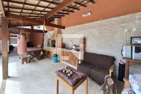 Casa à venda com 450m², 2 quartos e 4 vagas Casa à venda com 450m², 2 quartos e 4 vagasChurrasqueira