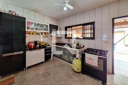 Casa à venda com 450m², 2 quartos e 4 vagas Casa à venda com 450m², 2 quartos e 4 vagasCozinha