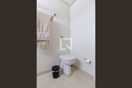 Apartamento à venda com 236m², 3 quartos e 3 vagas Apartamento à venda com 236m², 3 quartos e 3 vagasSuíte - Banheiro