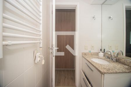 Apartamento à venda com 108m², 3 quartos e 2 vagas Apartamento à venda com 108m², 3 quartos e 2 vagasBanheiro da Suíte