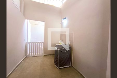 Casa à venda com 150m², 4 quartos e sem vaga Casa à venda com 150m², 4 quartos e sem vagaÁrea serviço
