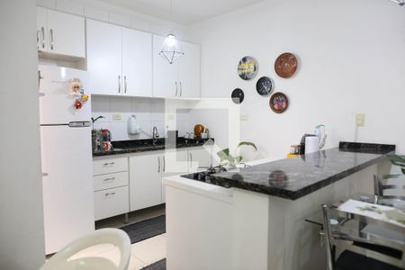 Casa à venda com 63m², 2 quartos e 2 vagas Casa à venda com 63m², 2 quartos e 2 vagasCozinha
