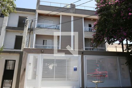 Casa à venda com 63m², 2 quartos e 2 vagas Casa à venda com 63m², 2 quartos e 2 vagasFachada