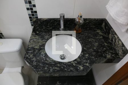 Casa à venda com 63m², 2 quartos e 2 vagas Casa à venda com 63m², 2 quartos e 2 vagasBanheiro