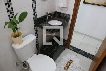 Casa à venda com 63m², 2 quartos e 2 vagas Casa à venda com 63m², 2 quartos e 2 vagasBanheiro