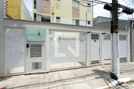 Apartamento à venda com 35m², 2 quartos e sem vaga Apartamento à venda com 35m², 2 quartos e sem vagaFachada