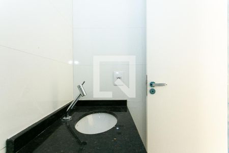 Apartamento à venda com 35m², 2 quartos e sem vaga Apartamento à venda com 35m², 2 quartos e sem vagaBanheiro