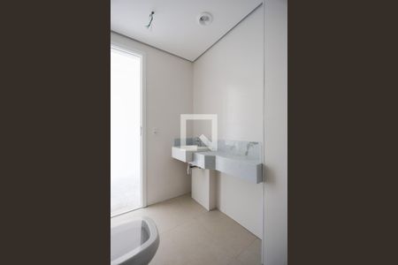 Apartamento à venda com 80m², 2 quartos e 1 vaga Apartamento à venda com 80m², 2 quartos e 1 vagaBanheiro da Suíte 1