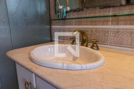 Casa de condomínio à venda com 437m², 4 quartos e 5 vagas Casa de condomínio à venda com 437m², 4 quartos e 5 vagasBanheiro da Suíte 4