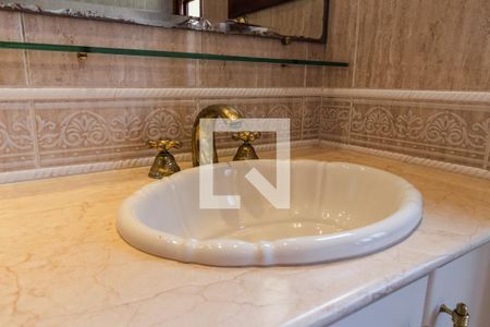 Casa de condomínio à venda com 437m², 4 quartos e 5 vagas Casa de condomínio à venda com 437m², 4 quartos e 5 vagasBanheiro da Suíte 4