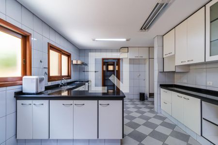 Casa de condomínio à venda com 437m², 4 quartos e 5 vagas Casa de condomínio à venda com 437m², 4 quartos e 5 vagasCozinha