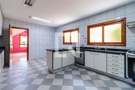 Casa de condomínio à venda com 437m², 4 quartos e 5 vagas Casa de condomínio à venda com 437m², 4 quartos e 5 vagasCozinha