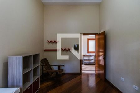 Casa de condomínio à venda com 437m², 4 quartos e 5 vagas Casa de condomínio à venda com 437m², 4 quartos e 5 vagasEscritório