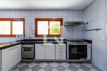 Casa de condomínio à venda com 437m², 4 quartos e 5 vagas Casa de condomínio à venda com 437m², 4 quartos e 5 vagasCozinha