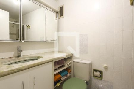 Apartamento à venda com 126m², 3 quartos e 1 vaga Apartamento à venda com 126m², 3 quartos e 1 vagaBanheiro social
