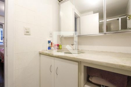 Apartamento à venda com 126m², 3 quartos e 1 vaga Apartamento à venda com 126m², 3 quartos e 1 vagaBanheiro social
