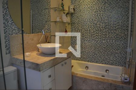 Casa à venda com 360m², 3 quartos e 4 vagasbanheiro da suie