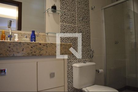 Casa à venda com 360m², 3 quartos e 4 vagasBanheiro da Suíte 2