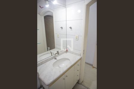 Casa à venda com 252m², 4 quartos e 3 vagasBanheiro da Suíte 1