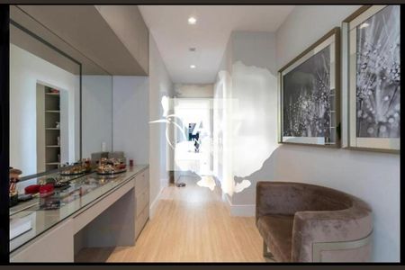 Casa de condomínio à venda com 721m², 4 quartos e 6 vagas