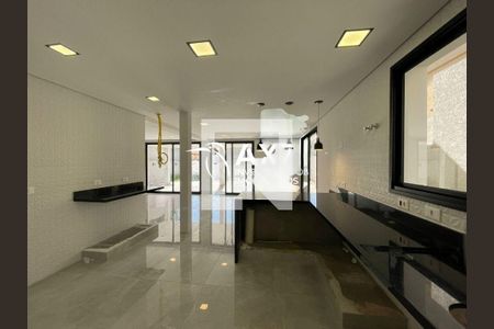 Casa de condomínio à venda com 310m², 3 quartos e 6 vagas