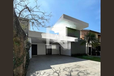 Casa de condomínio à venda com 310m², 3 quartos e 6 vagas